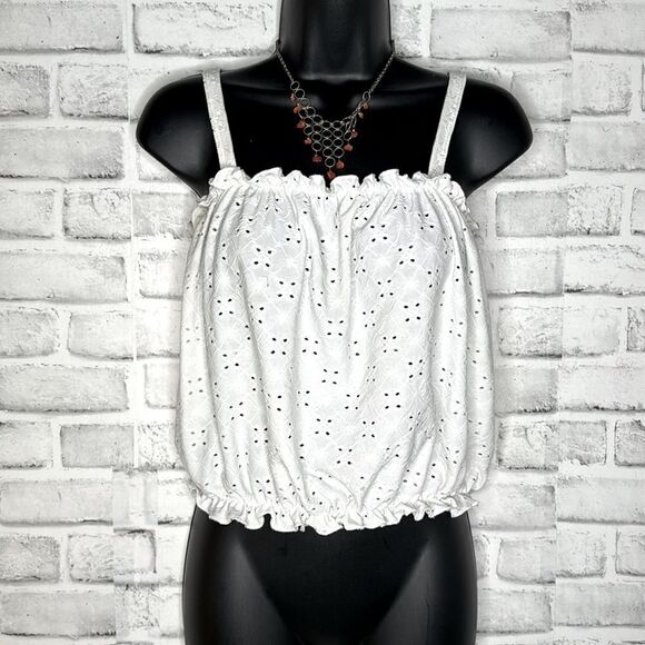 Livi by Olivia Rae White Crop Top Tank Size Medium - Picture 2 of 5